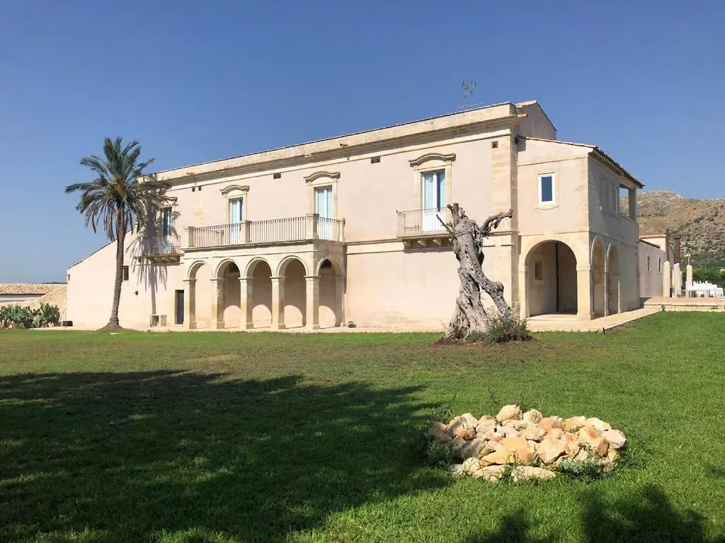 Alojamento de Turismo Rural Ballium Luxury Relais Avola