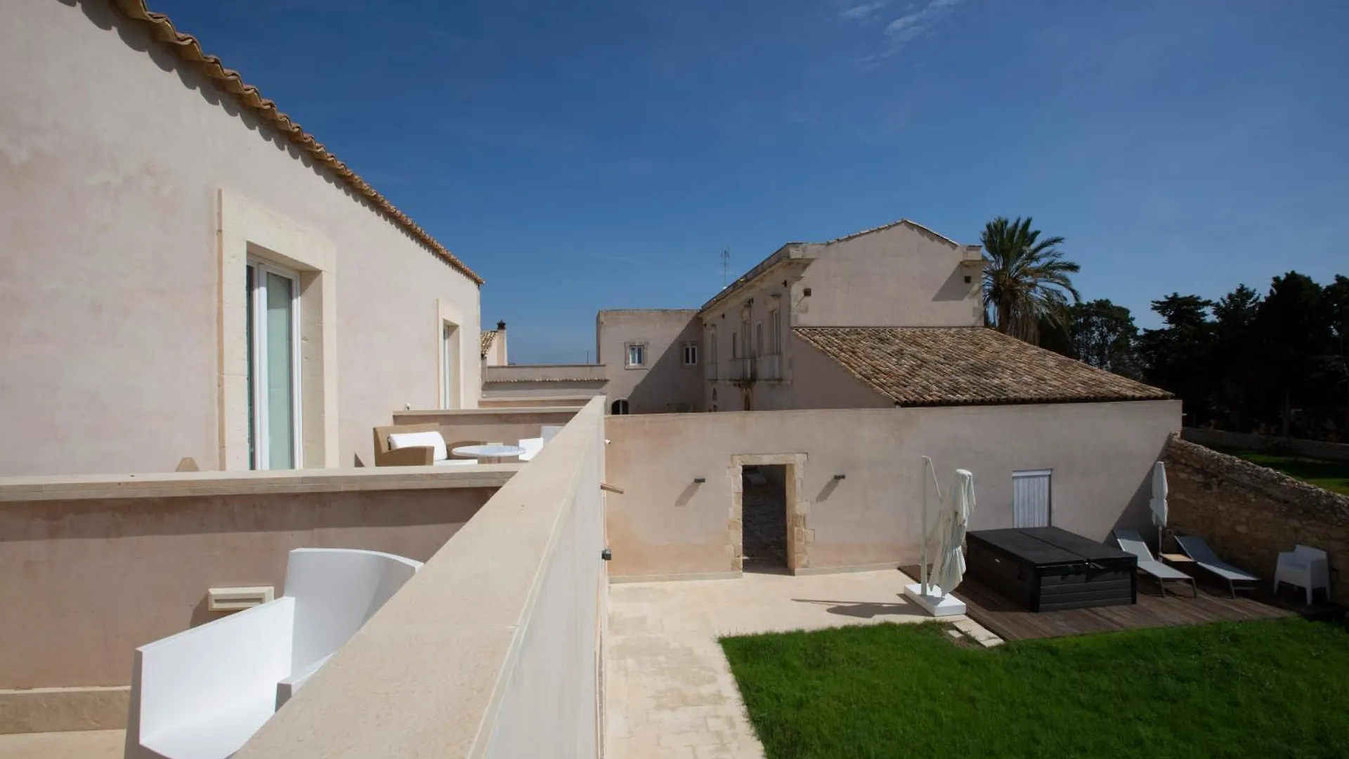Alojamento de Turismo Rural Ballium Luxury Relais Avola
