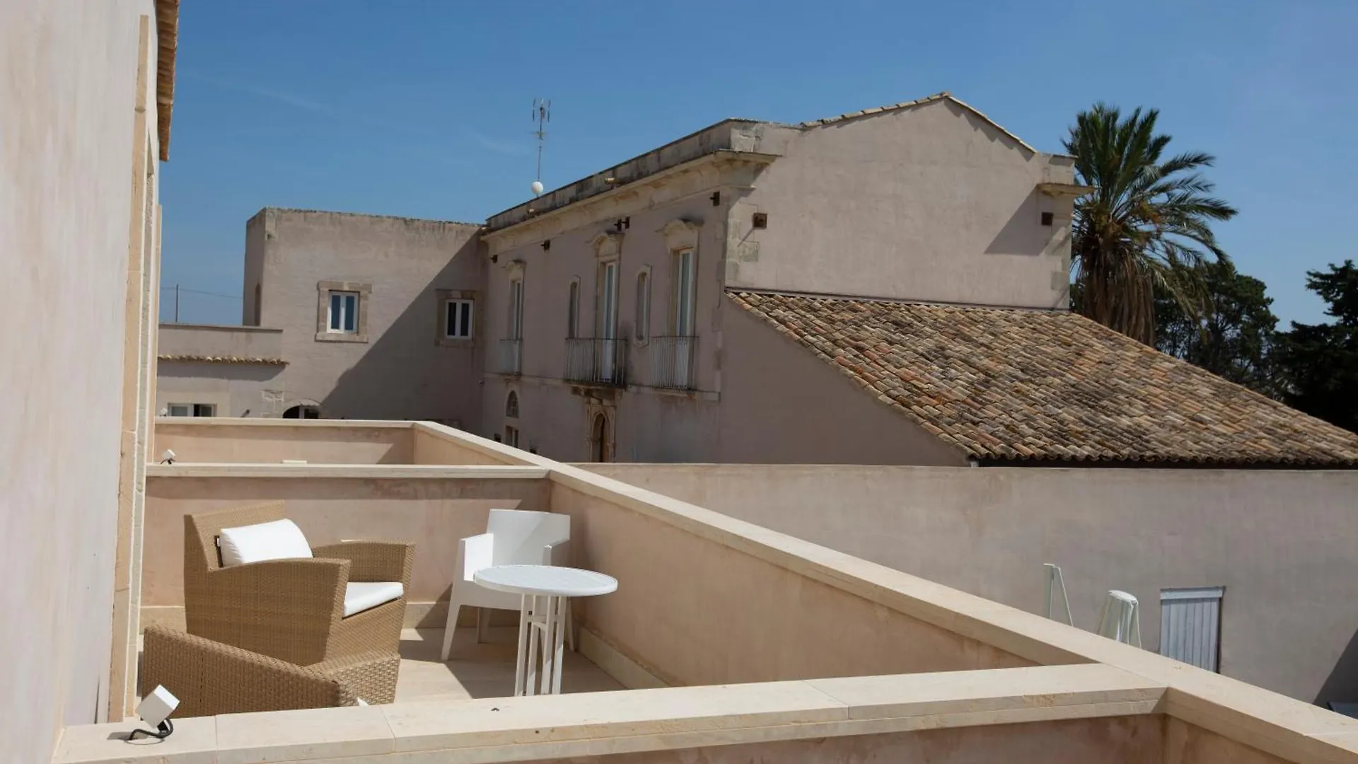 Ballium Luxury Relais Avola Alojamento de Turismo Rural