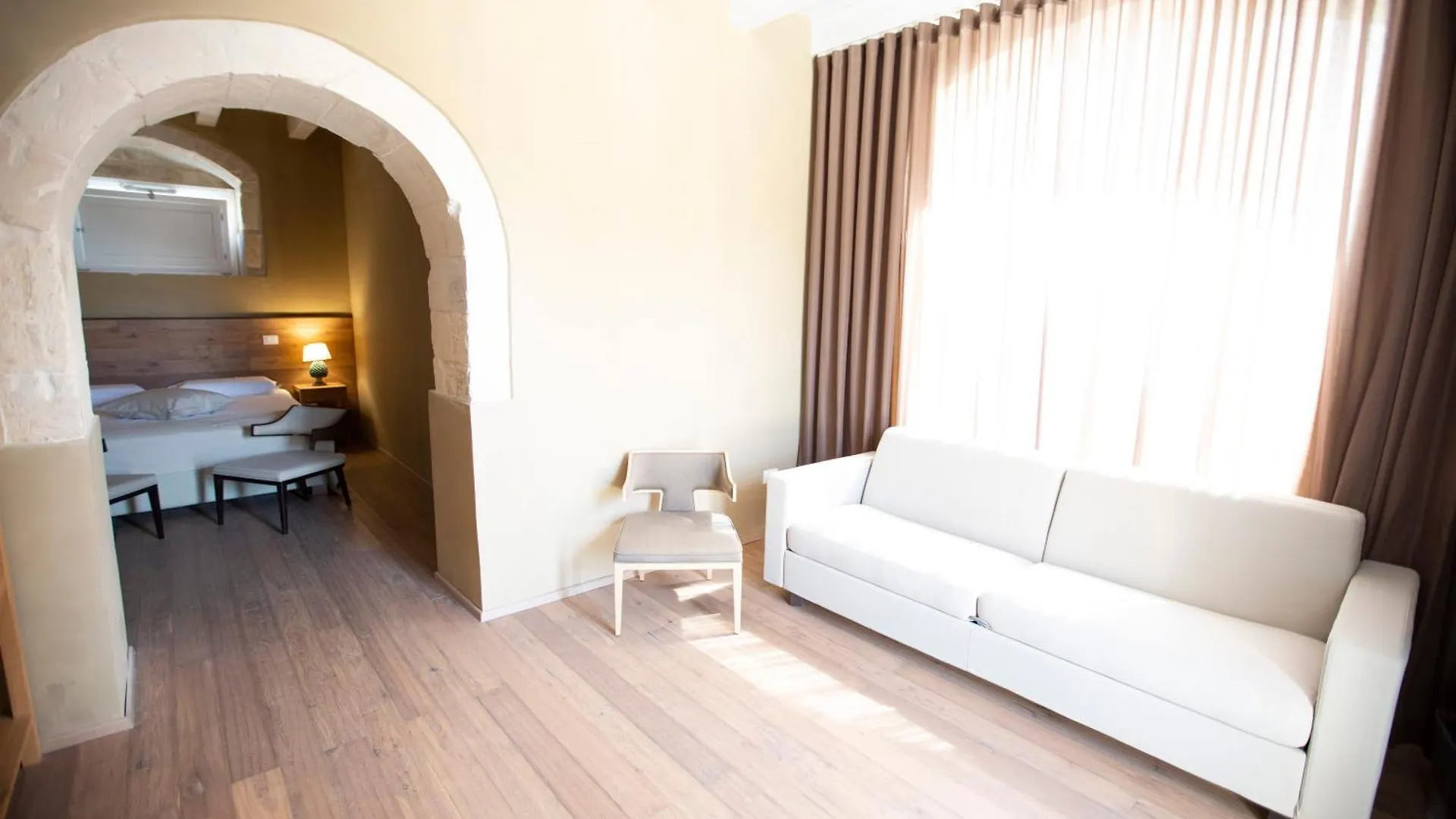 Ballium Luxury Relais Avola 0*,