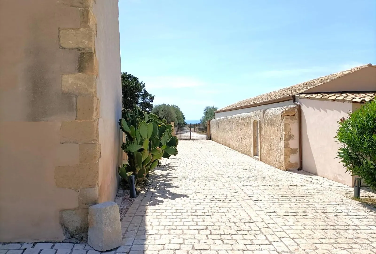 Ballium Luxury Relais Avola 0*,  Itália