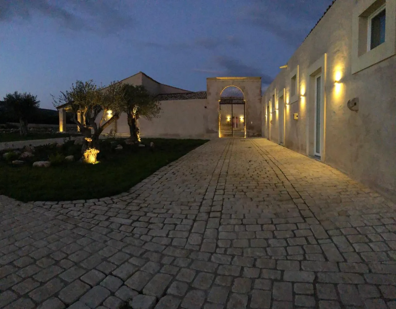 Ballium Luxury Relais Avola Alojamento de Turismo Rural