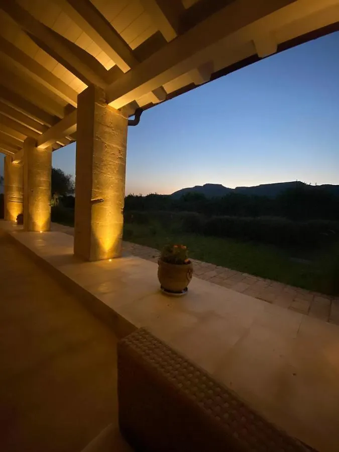 Farm stay Ballium Luxury Relais Avola